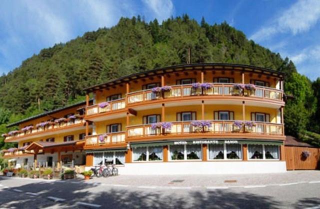 Hotel Zanon Ziano di Fiemme Exterior foto