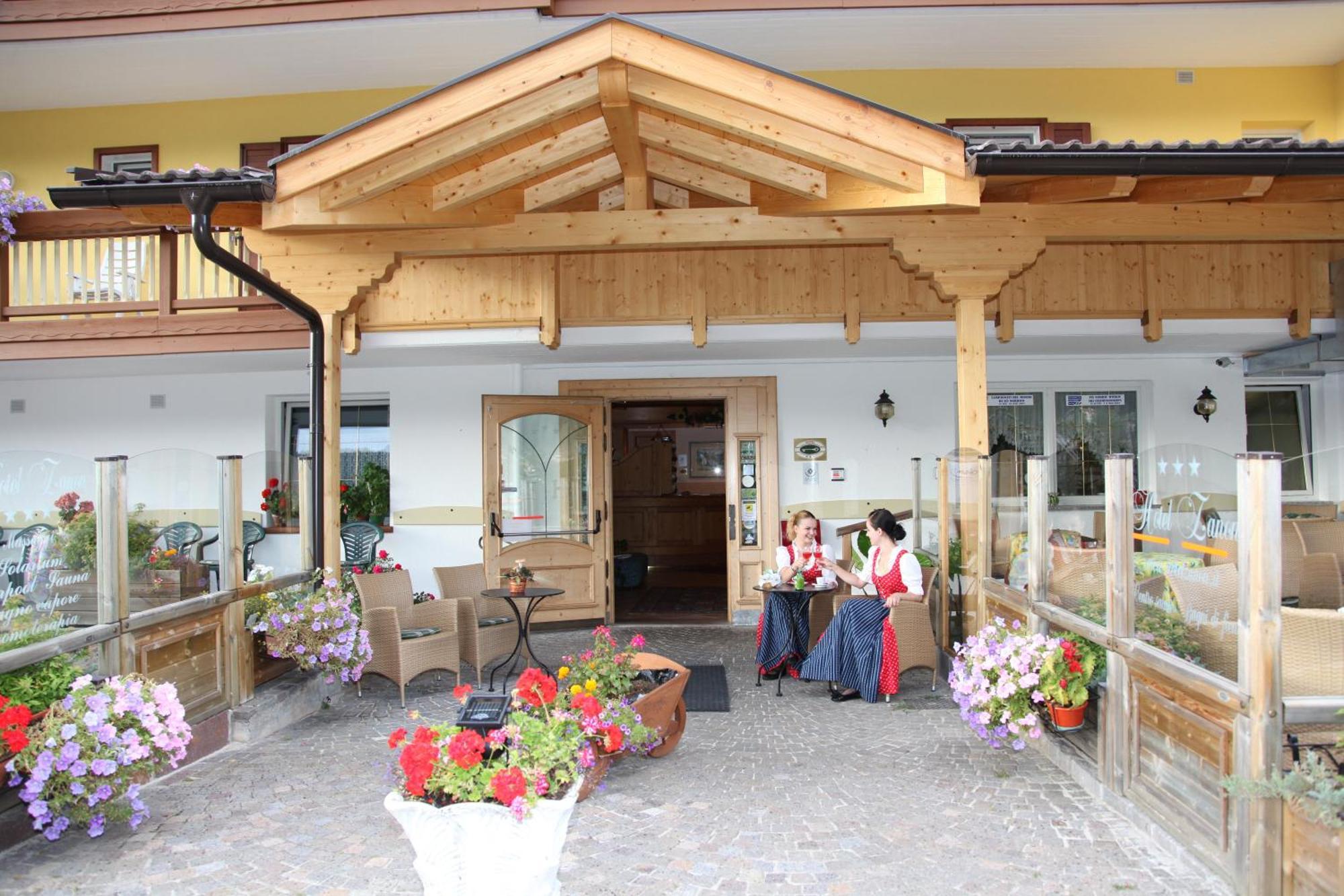 Hotel Zanon Ziano di Fiemme Exterior foto
